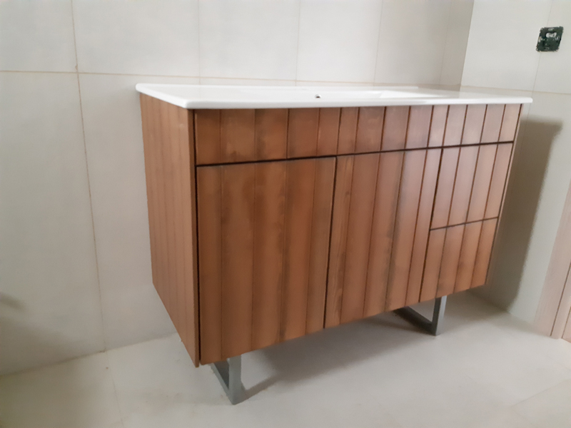 ΕΠΙΠΛΟ ΜΠΑΝΙΟΥ