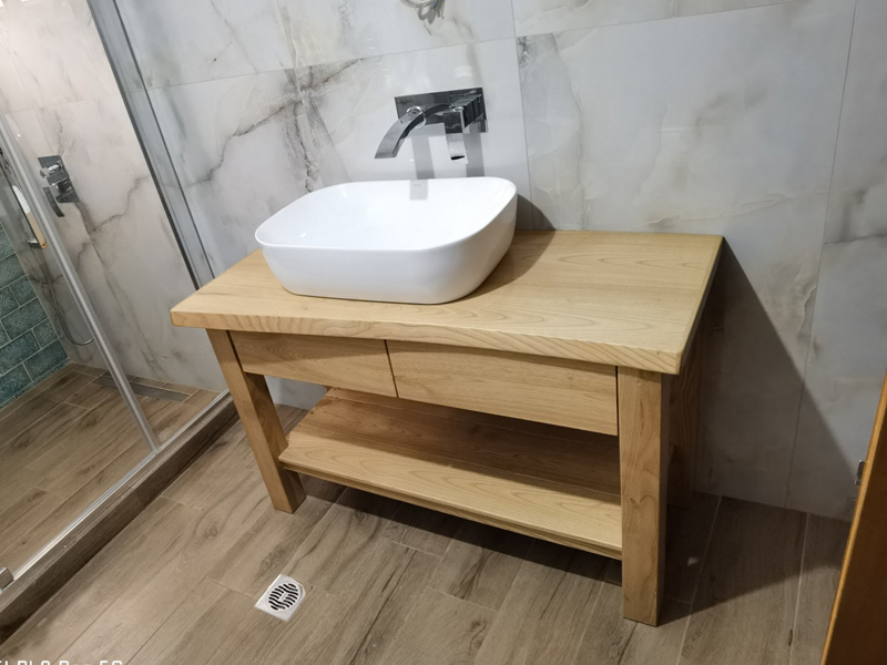 ΕΠΙΠΛΟ ΜΠΑΝΙΟΥ